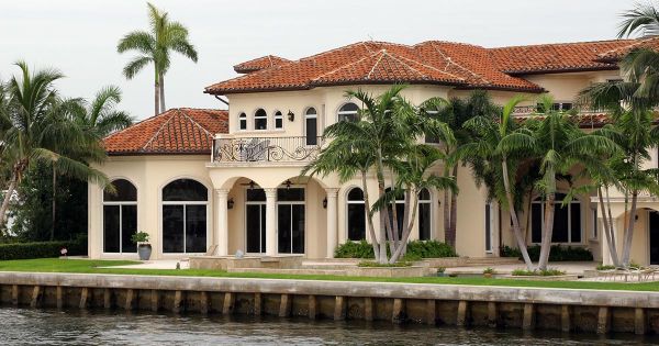 Is There Such A Thing as a Hurricane Proof Roof?